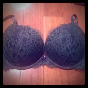 Green lace vs 34DD bra